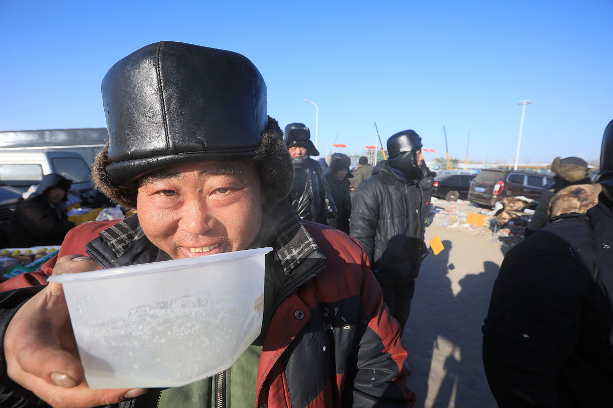 2020年12月15日,黑龙江省哈尔滨市,最低气温已经接近-30℃,冰雪大世界