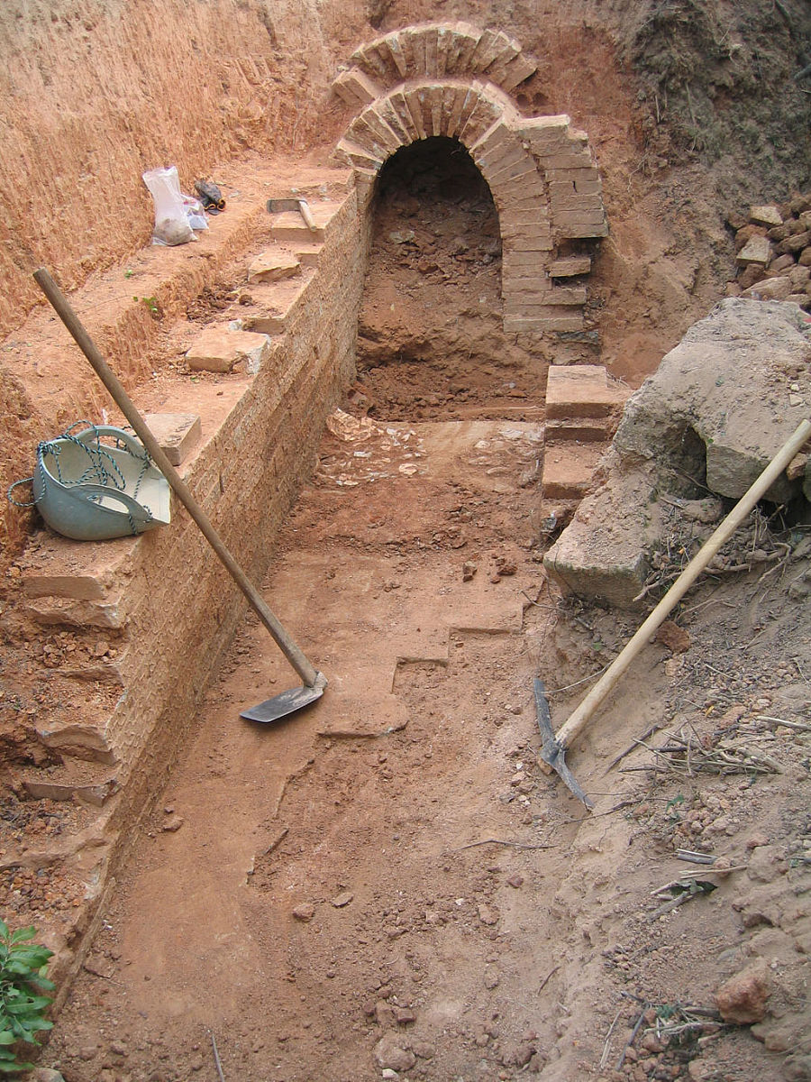 山西临汾翼城的陵下村的西边有个地方叫西老墓能不能介绍一下