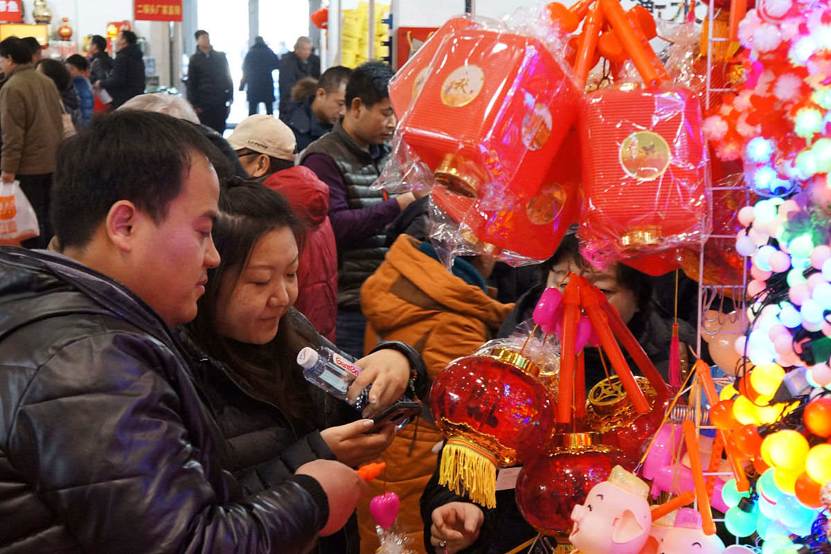 采购主管的主要职责：①依据MPSMRP制定②询比价确定供应商下达③填写发票确认单并附统一交财务依此登记应付款。④填报进行供应商结算。