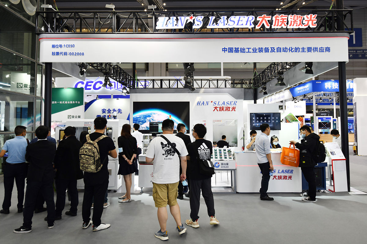 四川成都电子信息学校报读条件、应注意事项