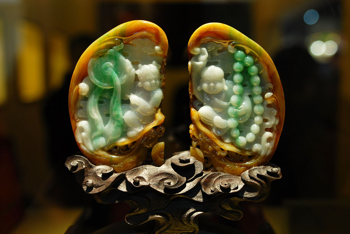 2011年11月25日,北京,2011中国国际珠宝展在国展举行.和田玉,玉石,黄
