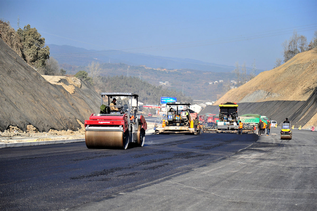 公路工程施工中沥青混凝土施工技术运用研究中文论文引言