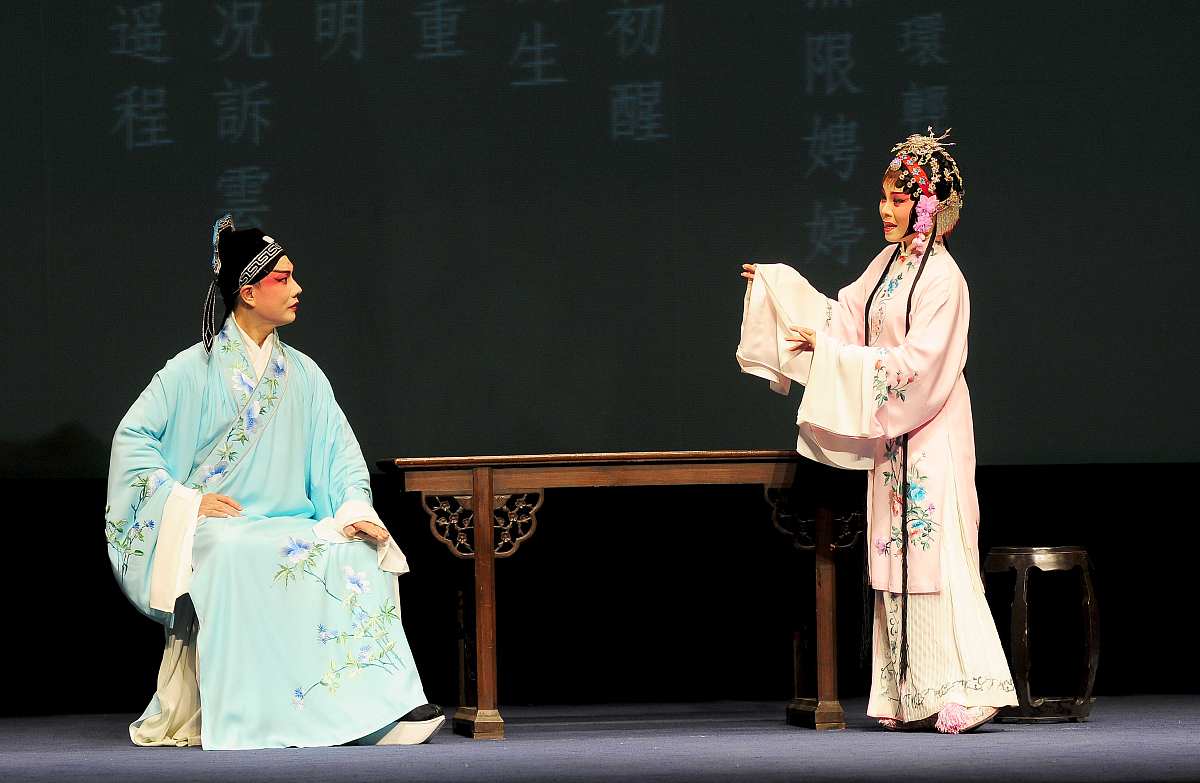 2011年5月6日,江苏南京,新编唯美昆剧《梁山伯与祝英台》在南京精彩上