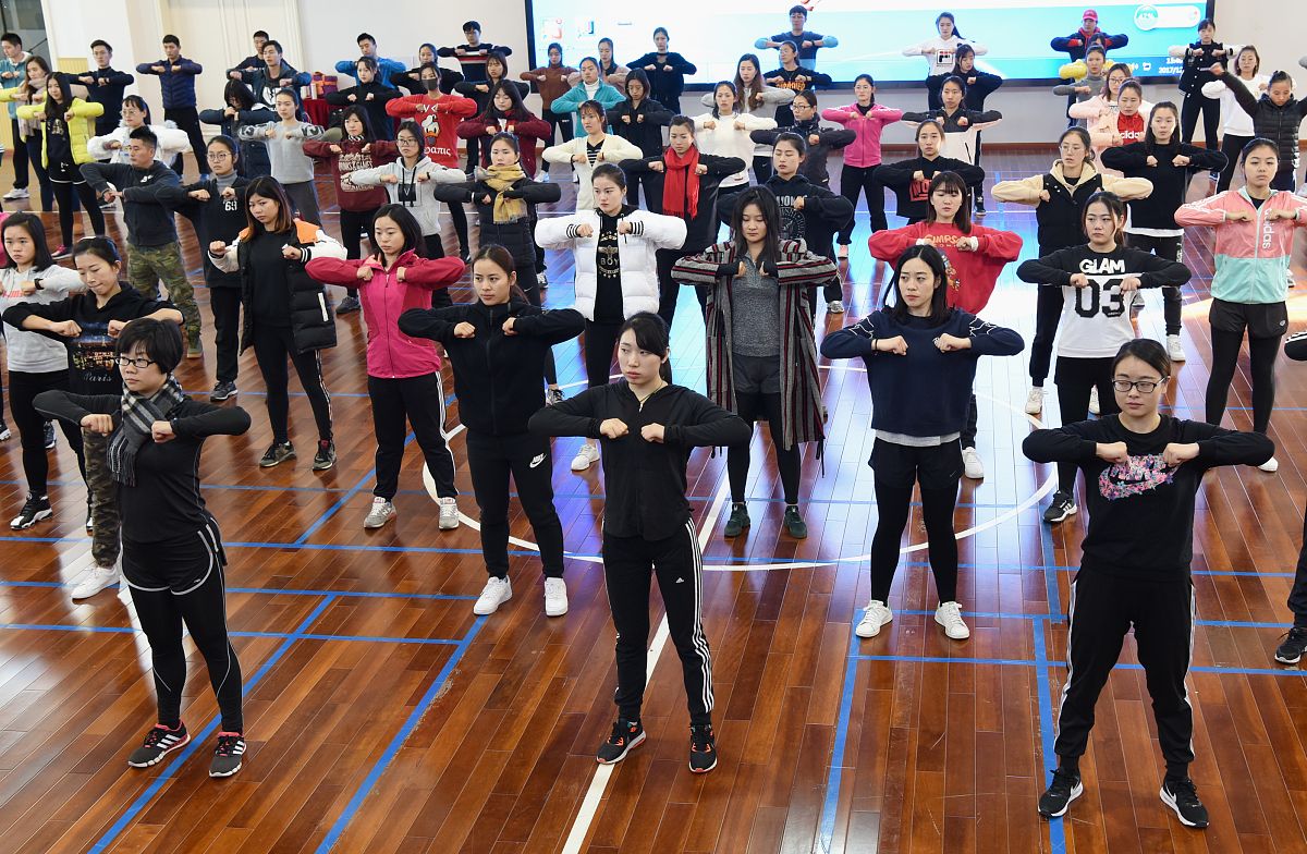 引田天功：日本健身操大师，动作简单易学，深受喜爱