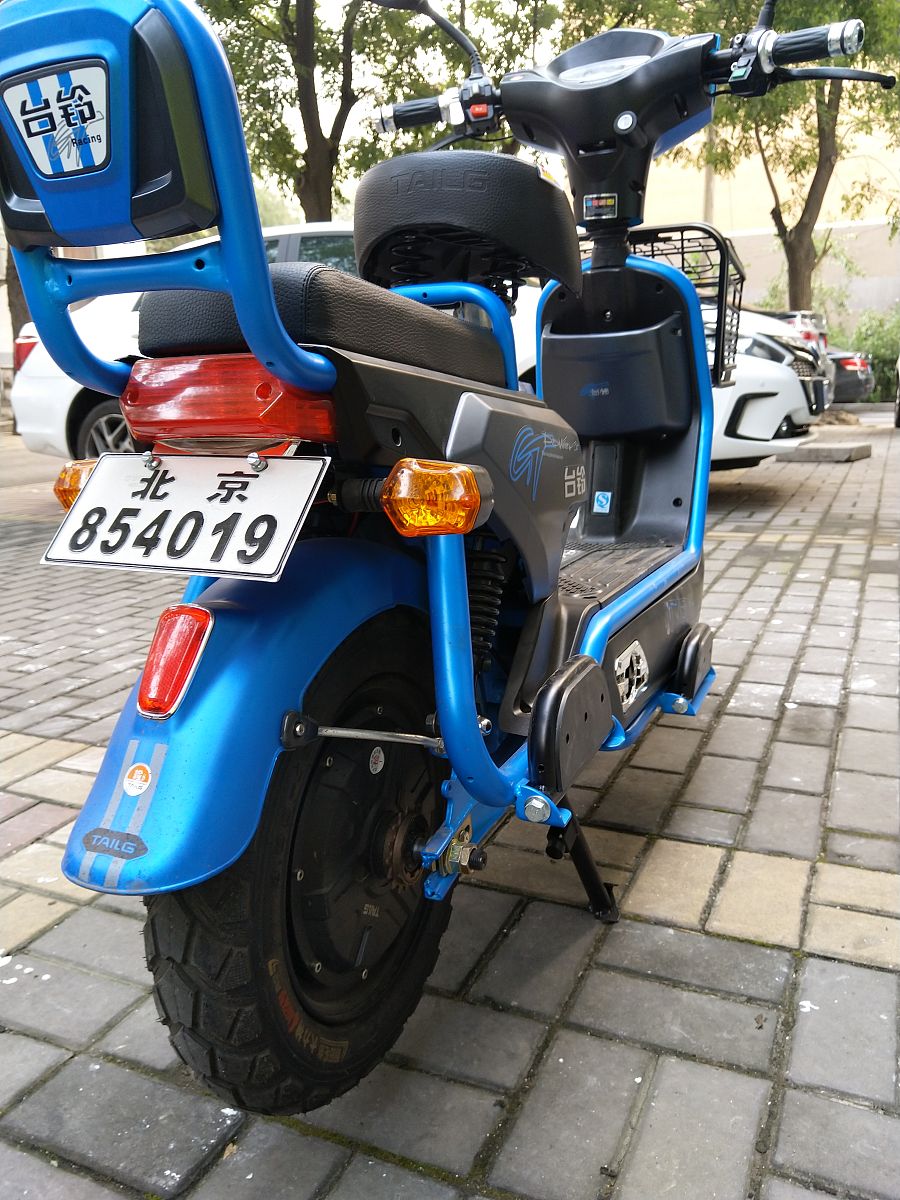 电瓶车上的白灰蛇标志是什么牌子？ - 小蛇电动车