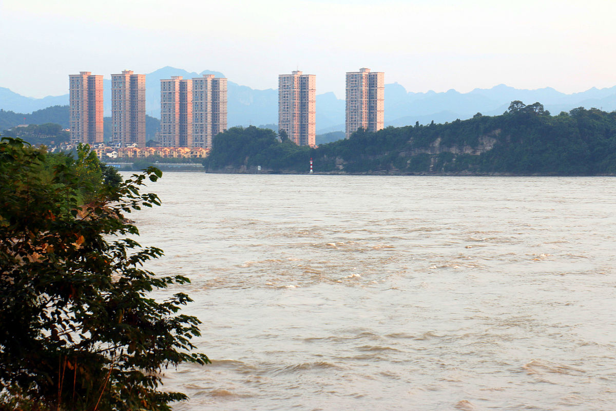 葛洲坝位于长江哪里？中游、上游还是下游？