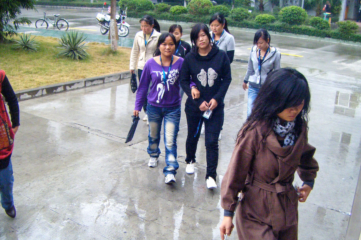 红河初中女生毕业读什么中专学校好？