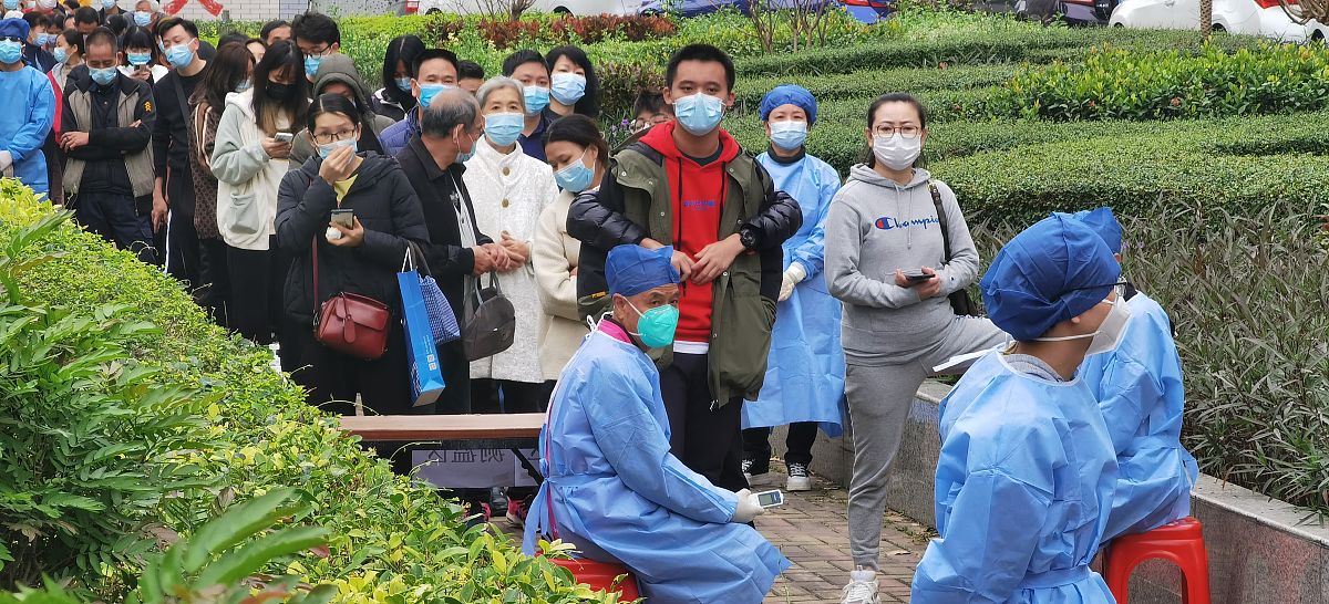 抗击疫情，我们在一起：致敬英雄，共克时艰