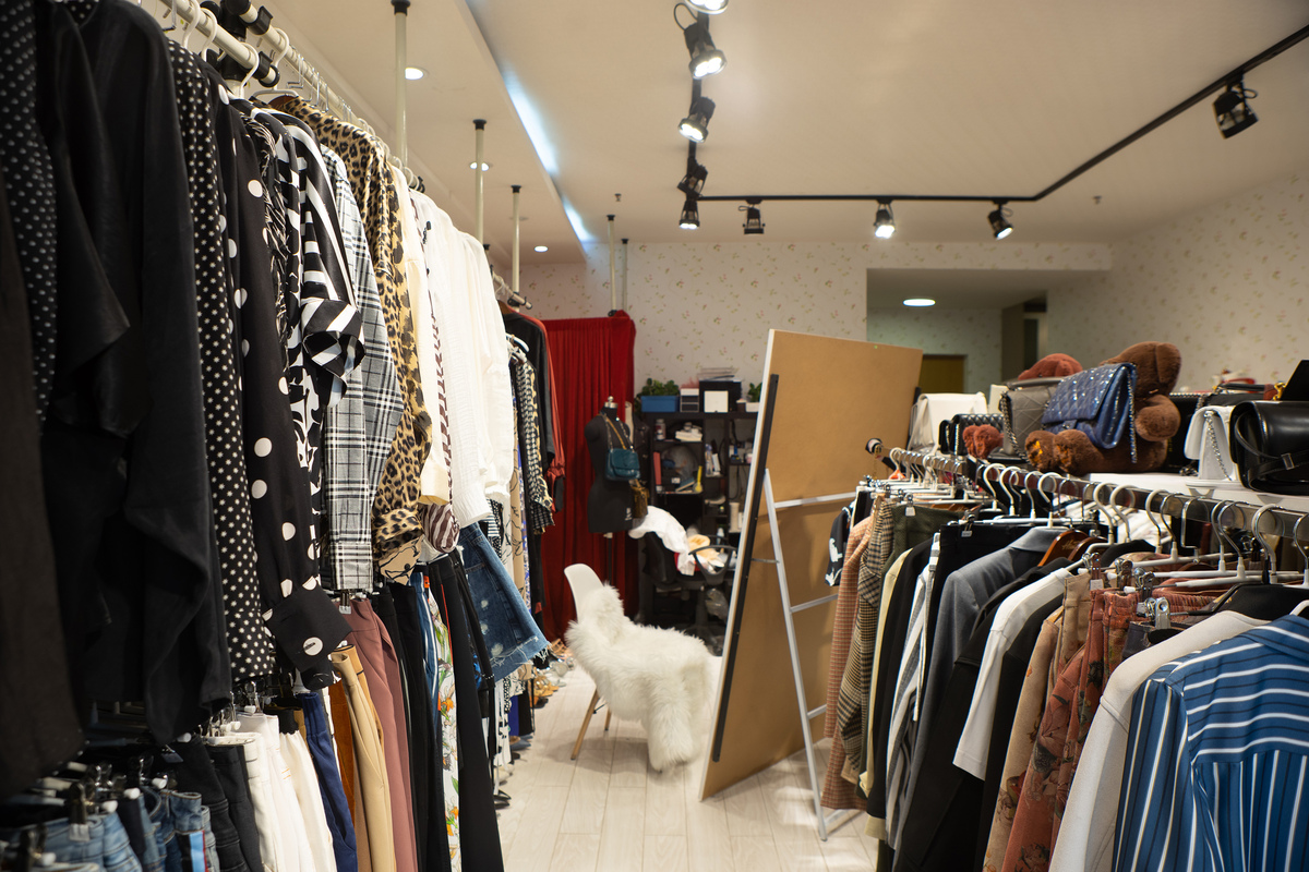 30-40岁女性时尚服装店装修指南：打造高品质购物空间