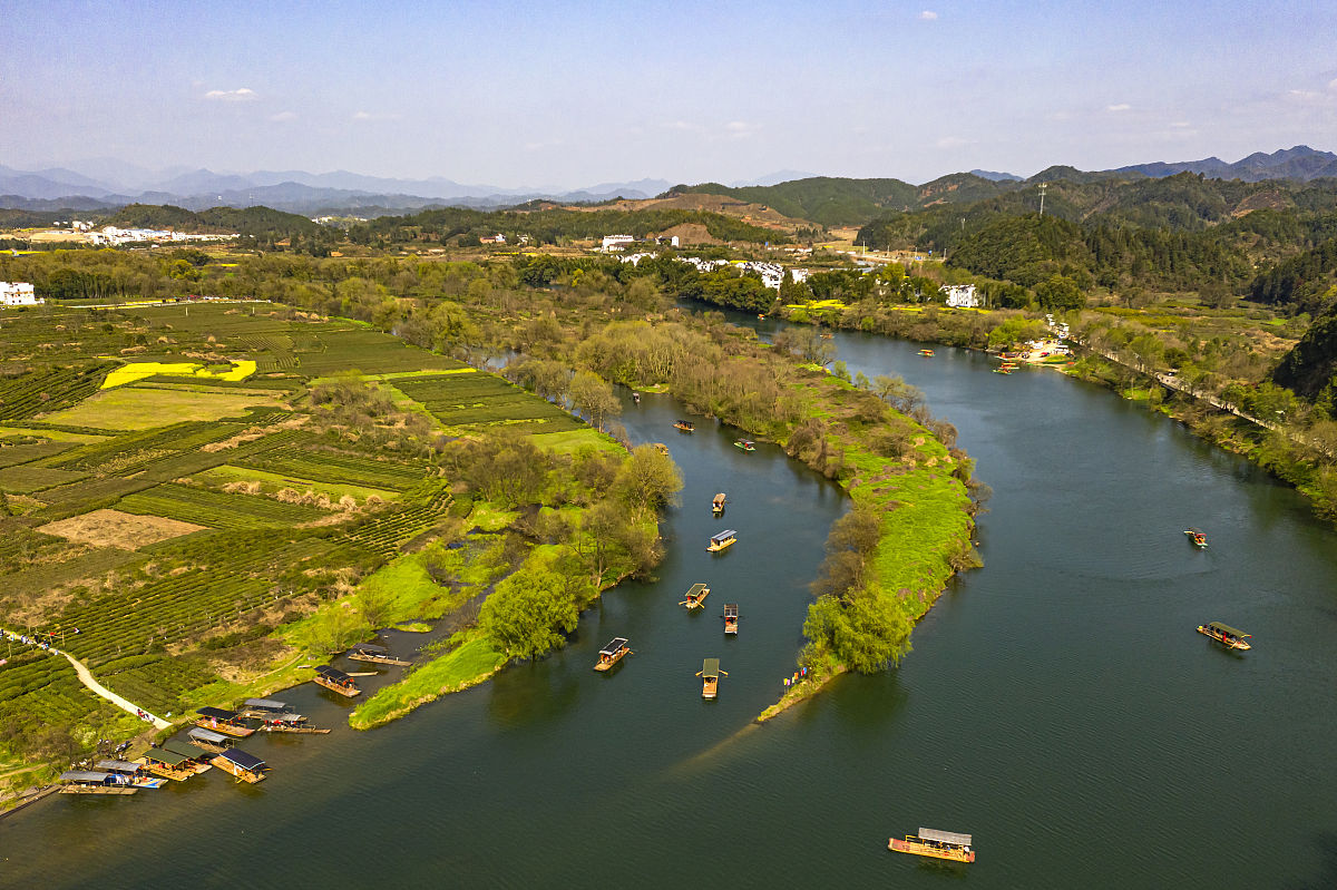 你好新闻婺源月亮湾旅游公司召开生态湿地保护培训会这里是饶河源国家湿地公园的组成部分也是蓝冠噪鹛的栖息地。