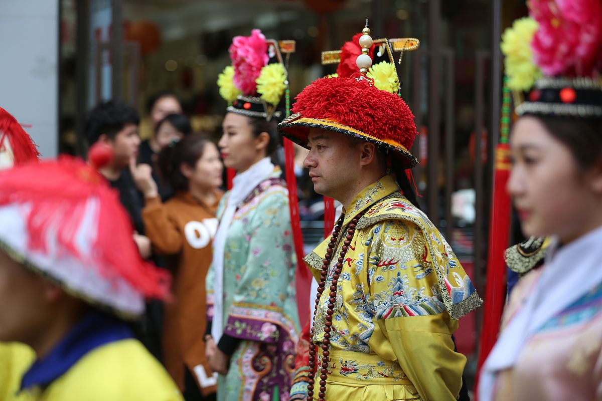 2017年10月28日,"东北第一商业步行街"沈阳中街举办文化旅游购物节,演