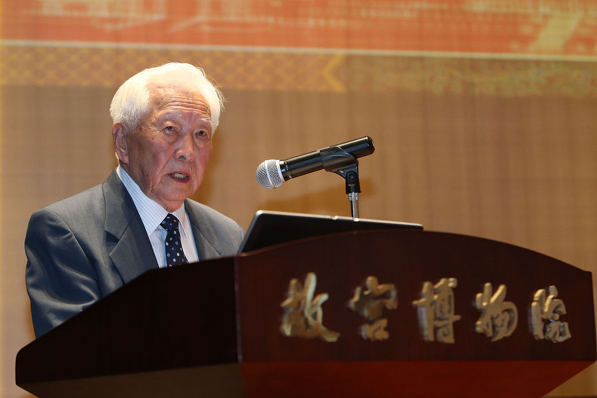 耿宝昌先生是闻名海内外的文物鉴定专家,长期从事古陶瓷及古代工艺品