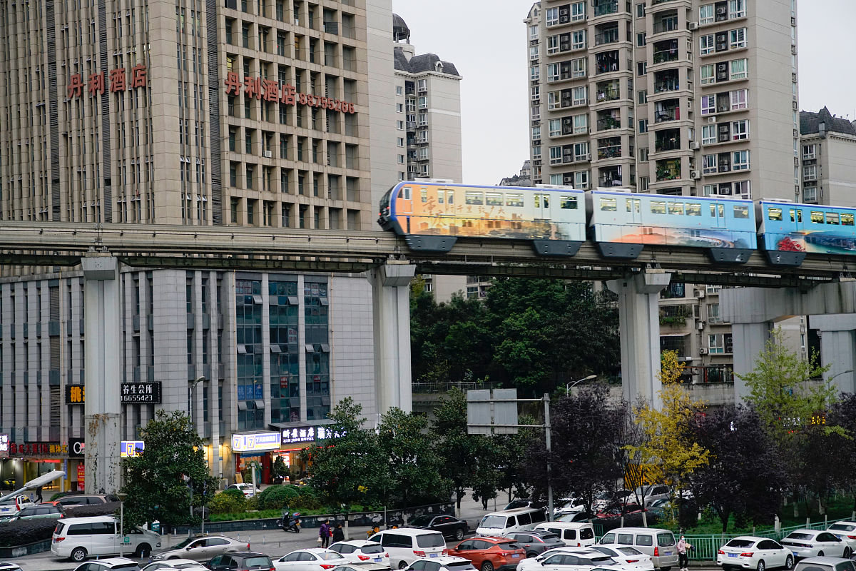 重庆影视城轻轨换乘：江津5号线到3号线