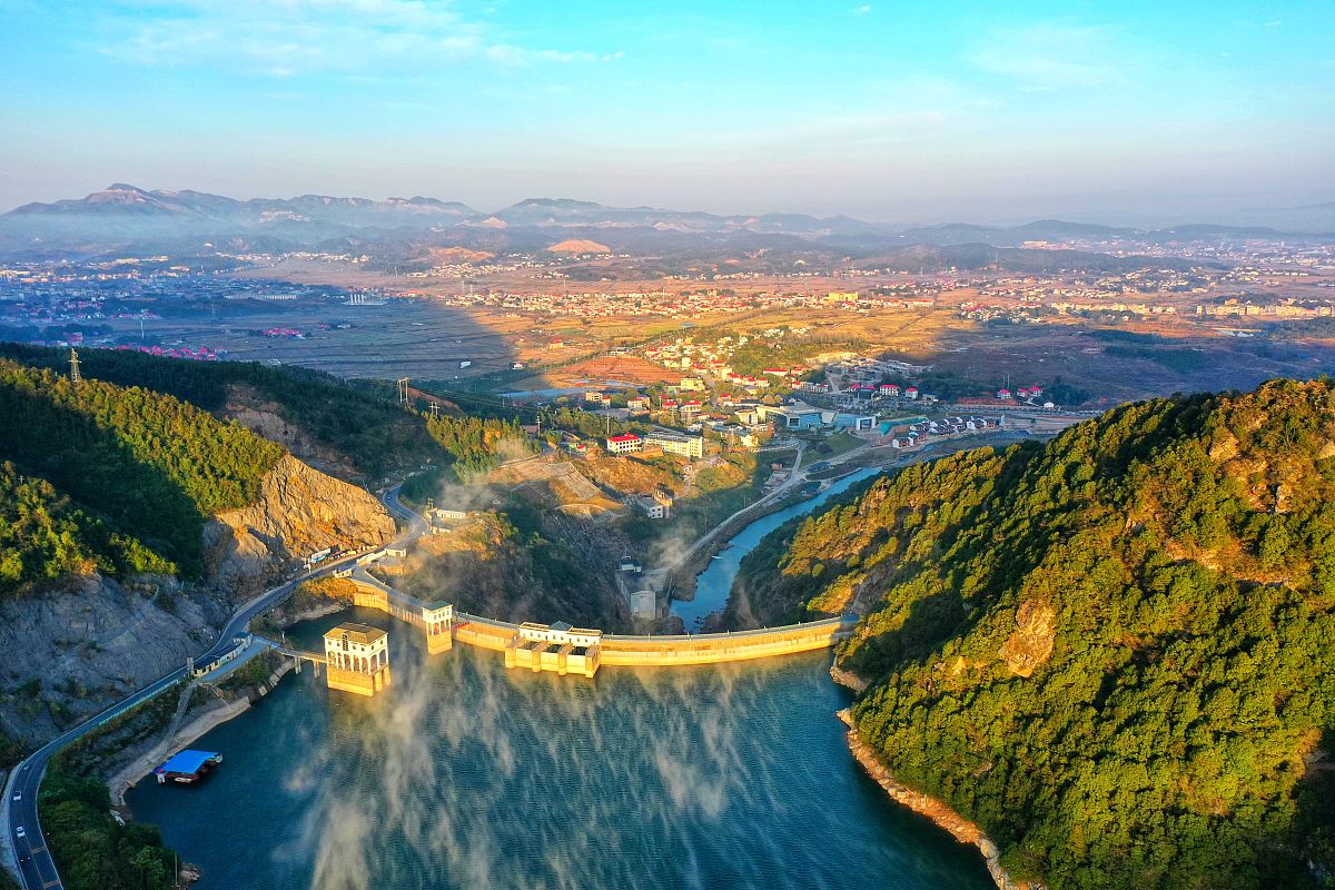 2021年12月4日,江西省萍乡市芦溪县,山口岩风景如画.