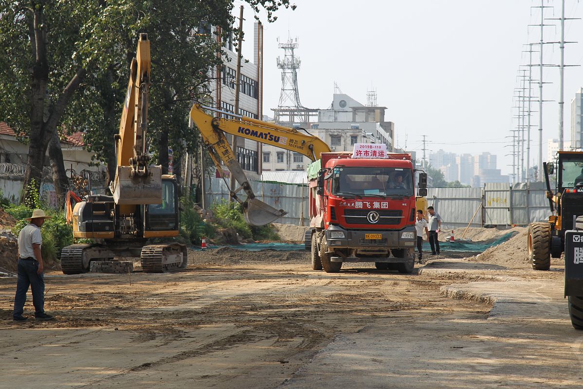 工业路提升改造工程因环保检查组检查致土方外运困难无法进行下一步施工请提出几条解决措施
