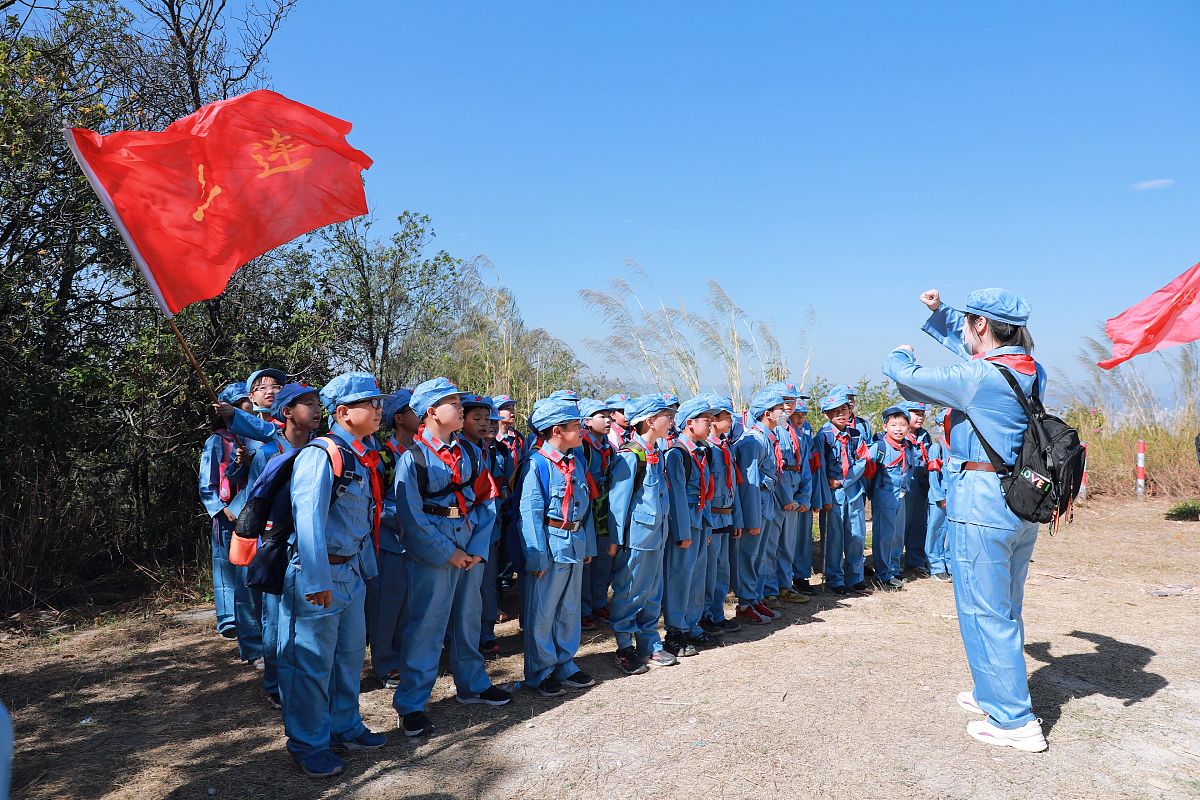 飞夺泸定桥：从绘本到体能游戏，孩子们玩转历史