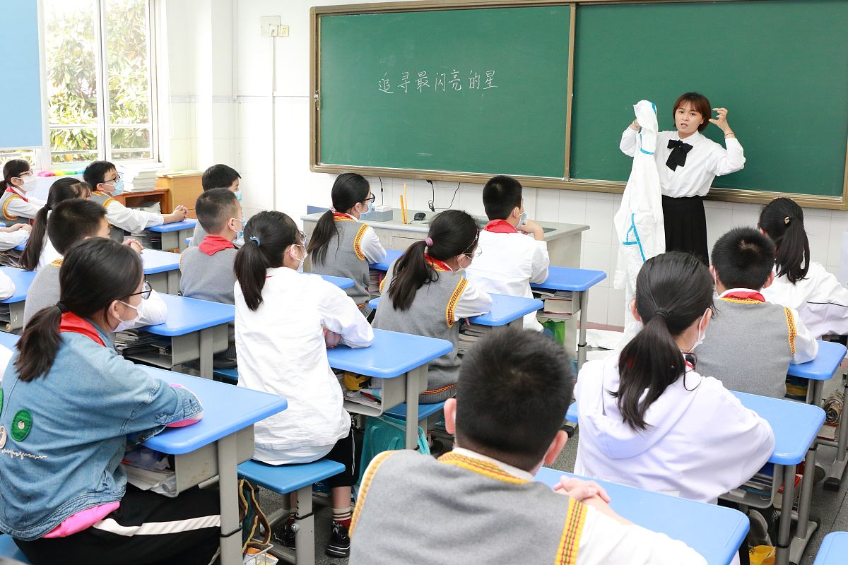 四川省人民医院护士学校招生办电话多少