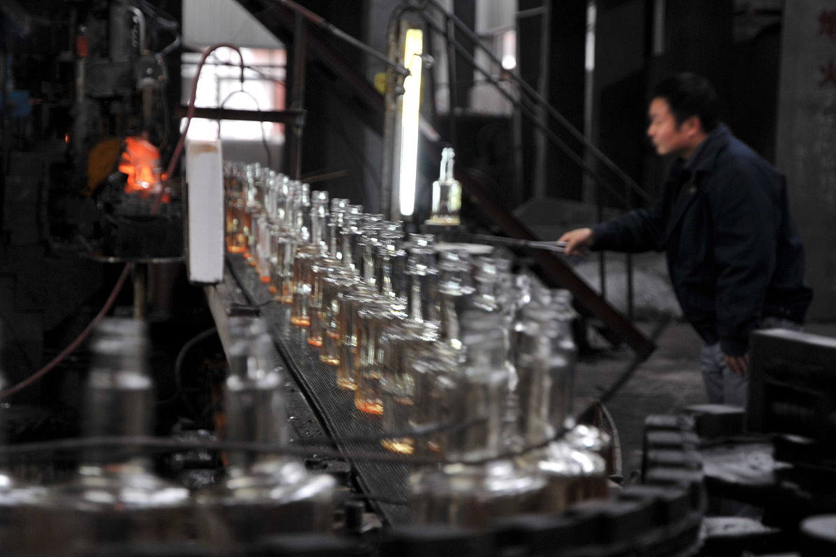 玻璃制品加工工艺详解：从酒杯到窗户玻璃