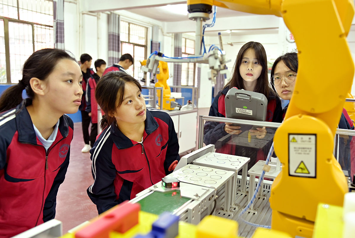 六盘水市钟山区职业技术学校招生办电话-2021年最新联系方式