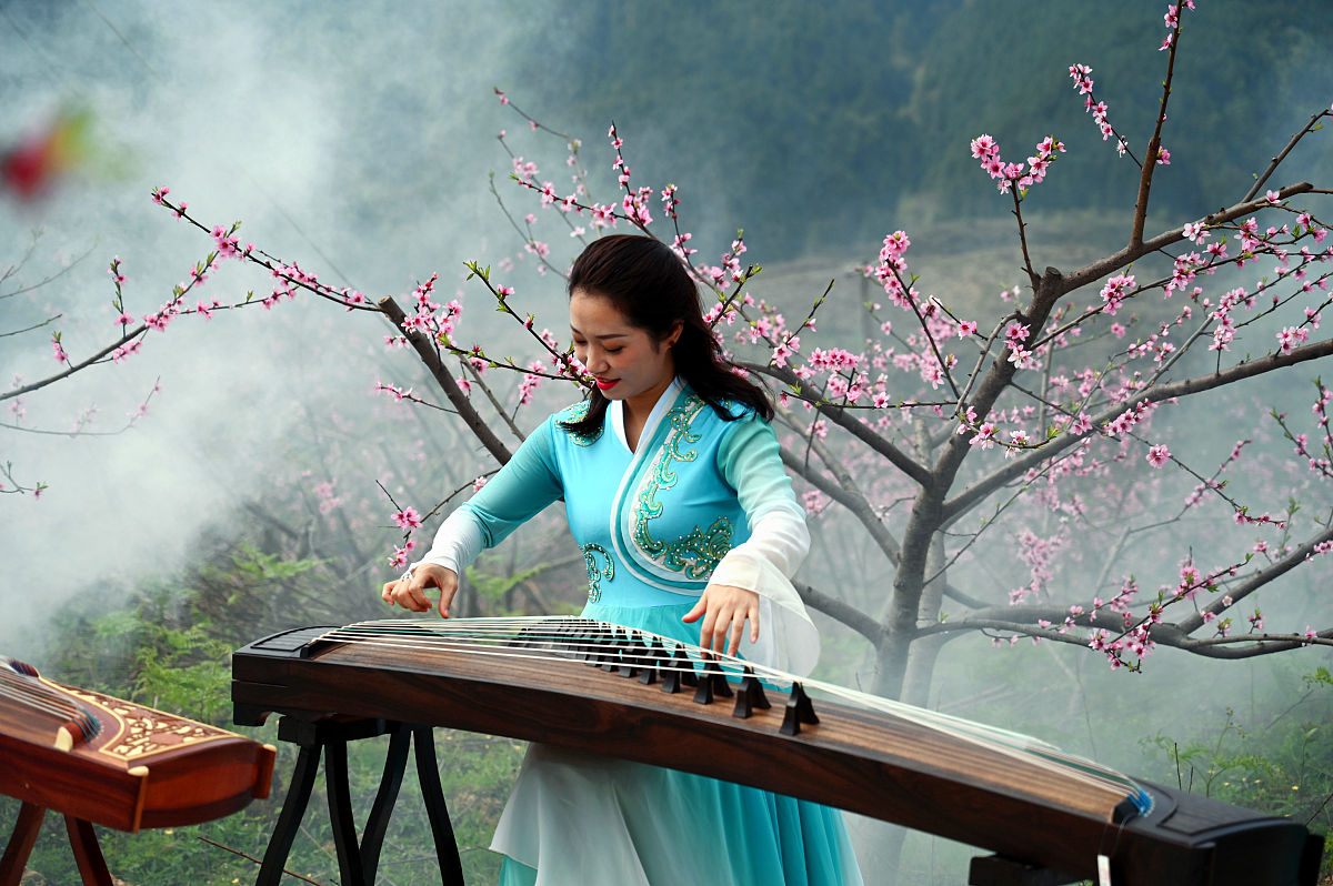 古筝版《游山恋》 - 感受自然之美