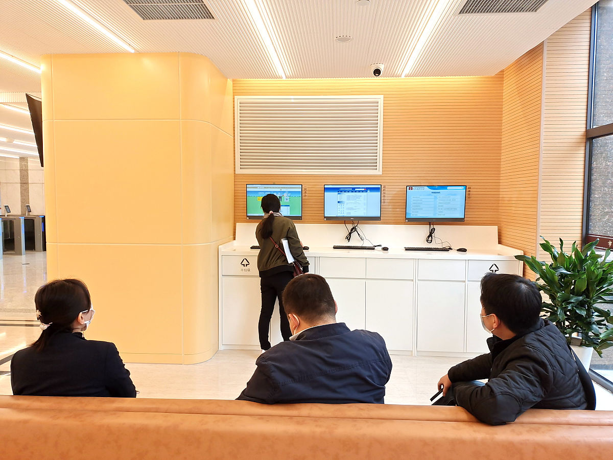 上海市服务型政府建设典型案例：一网通办提升政务服务效率