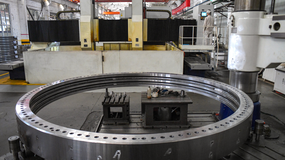 导流罩内和单元间采用全自动密接式车钩对不对？