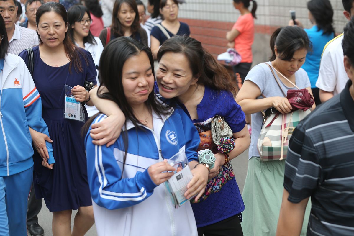 浙江卫校招收的是初中生还是高中生