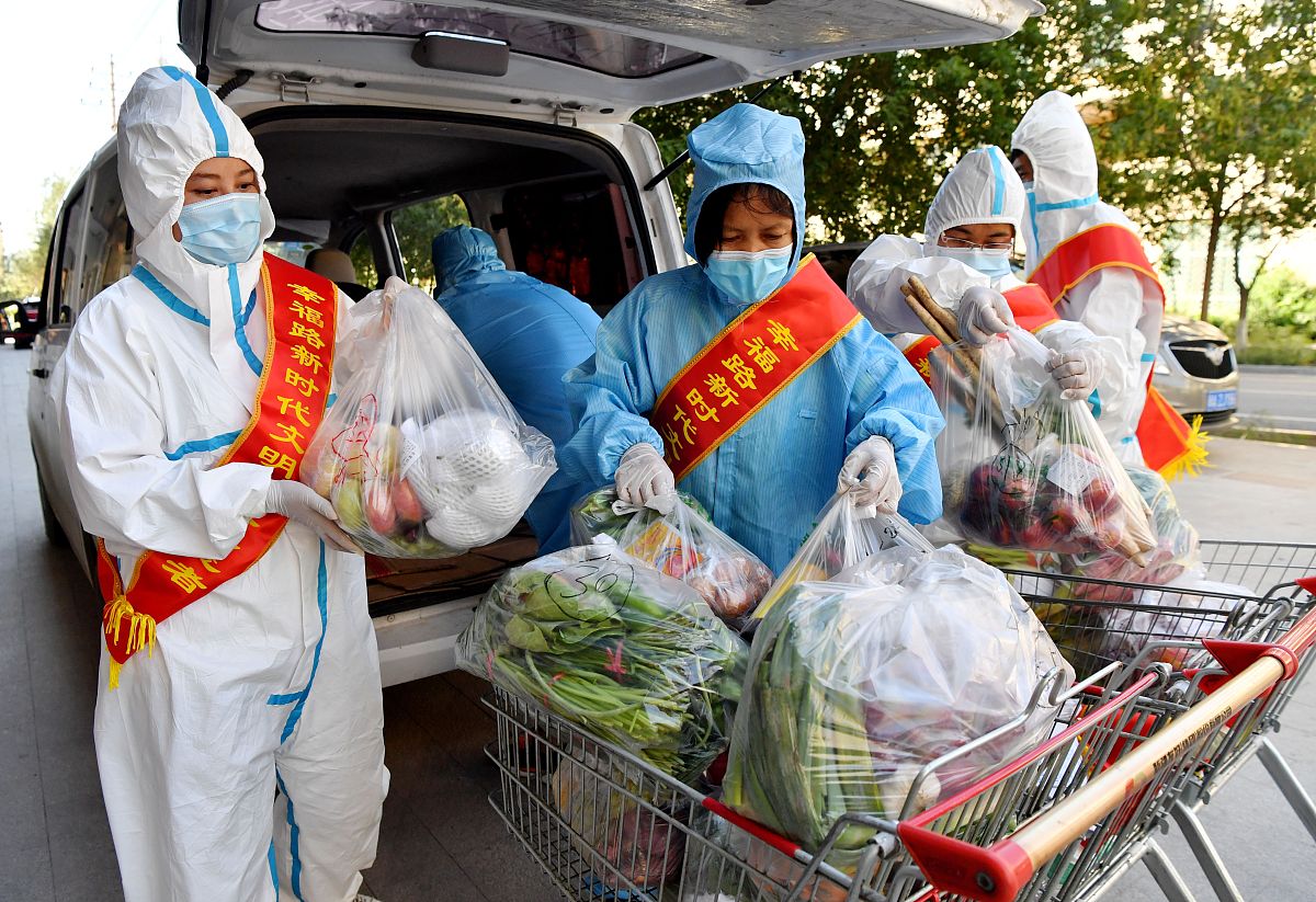 (下载请务必署名:新疆日报 周鹏, 谢谢)2020年8月5日,乌鲁木齐,中环路