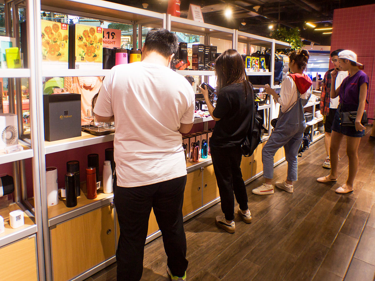 低端商场开店指南：8个稳赚不赔的热门选择