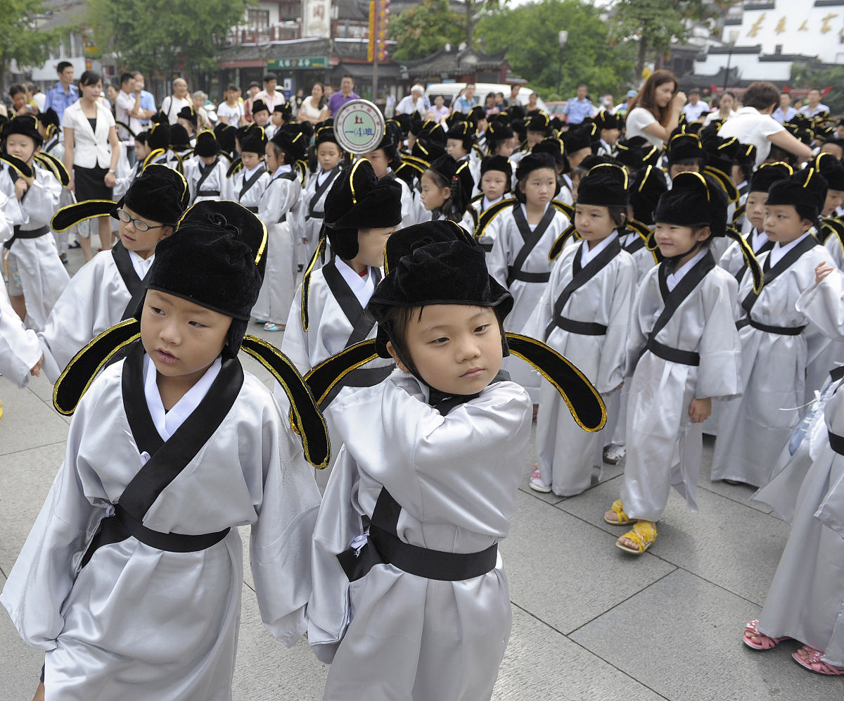 西方各国学校教育制度在发展过程中形成了