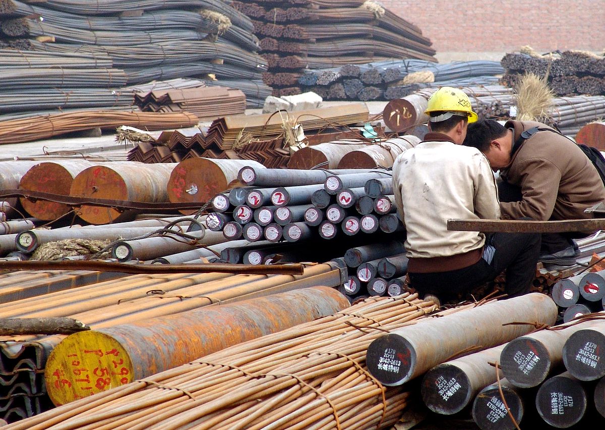 以江苏滨鑫金属制品有限公司的名义推荐山东弘冠钢铁集团有限公司的钢管产品写一封推荐信