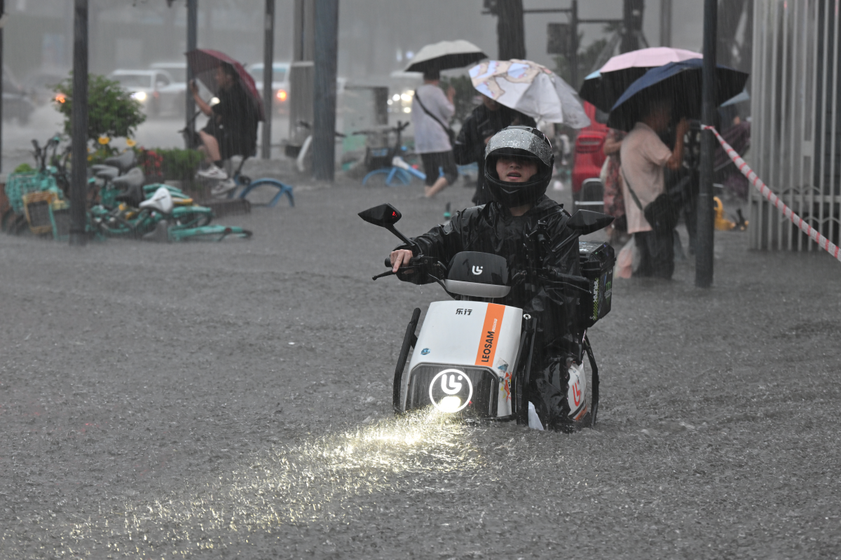 防雨头盔市场前景广阔，未来潜力巨大