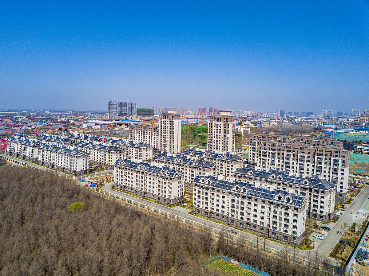 2021年3月23日,江苏省连云港市东海县晶祥苑小区安置房加快建设.