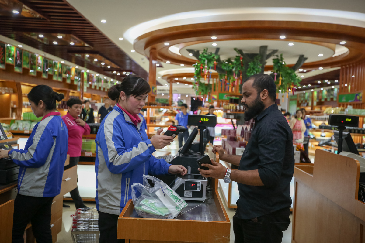 大学生饮料消费习惯：从校园到社交，多元需求下的选择
