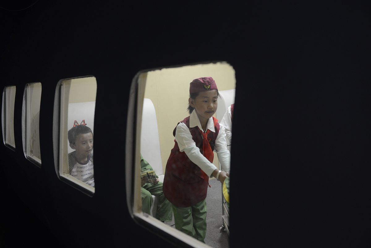 平凡而热烈的英雄之光：点亮希望，照耀你我