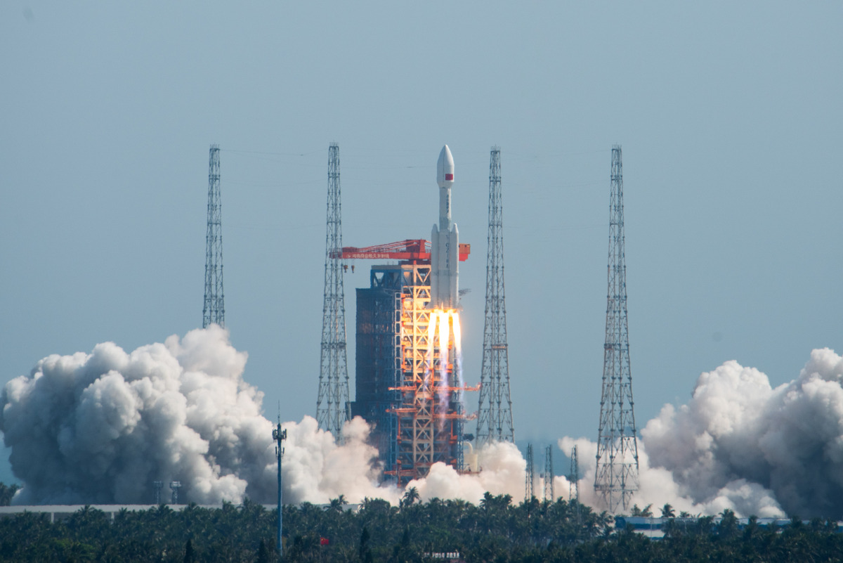 中国航天成就：半个世纪的辉煌历程