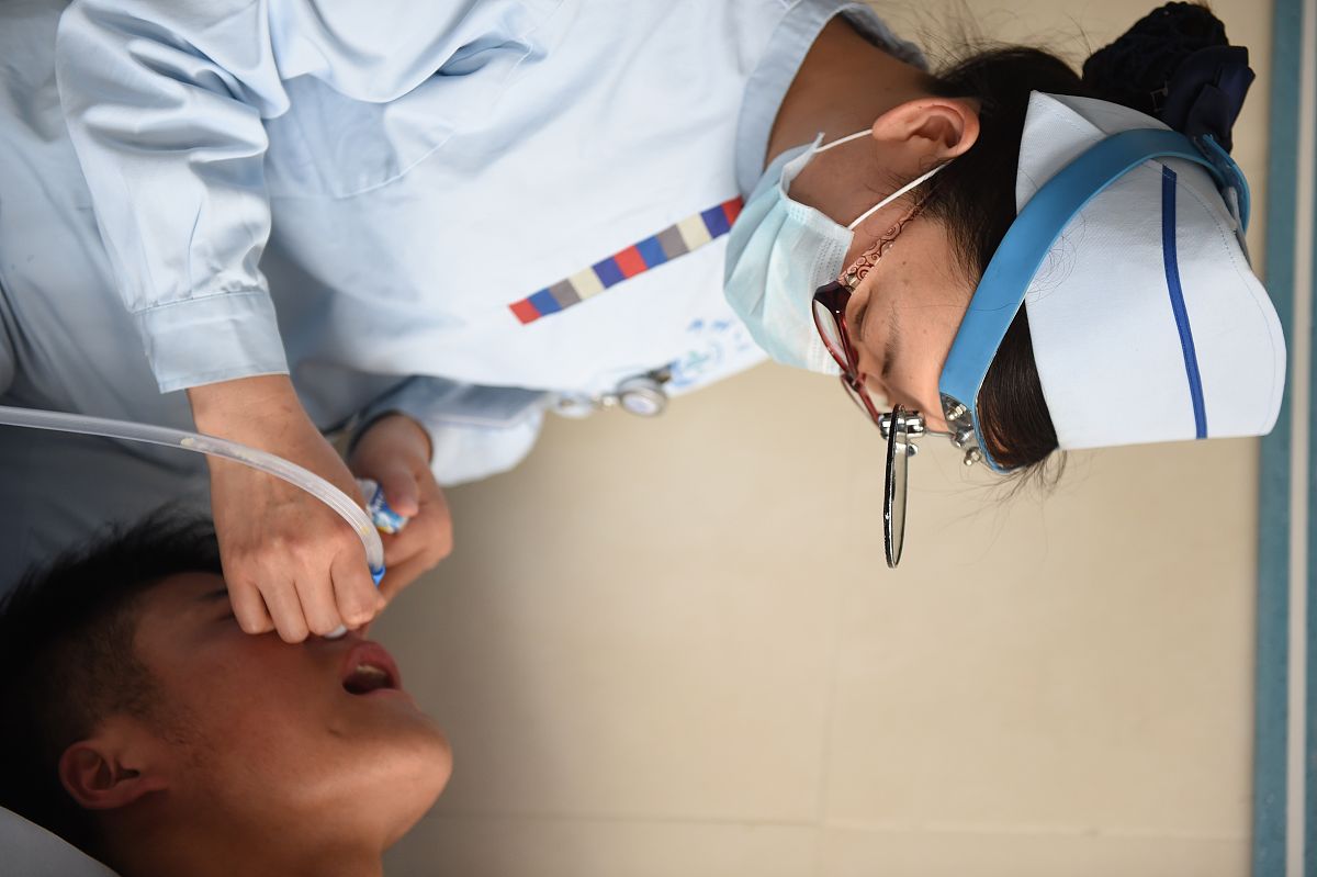 耳前瘘管感染发炎引流后还是发炎