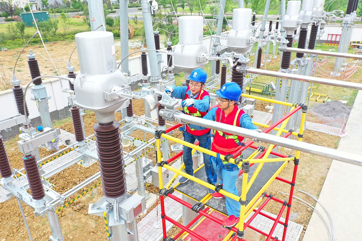 油田电网特征1000字