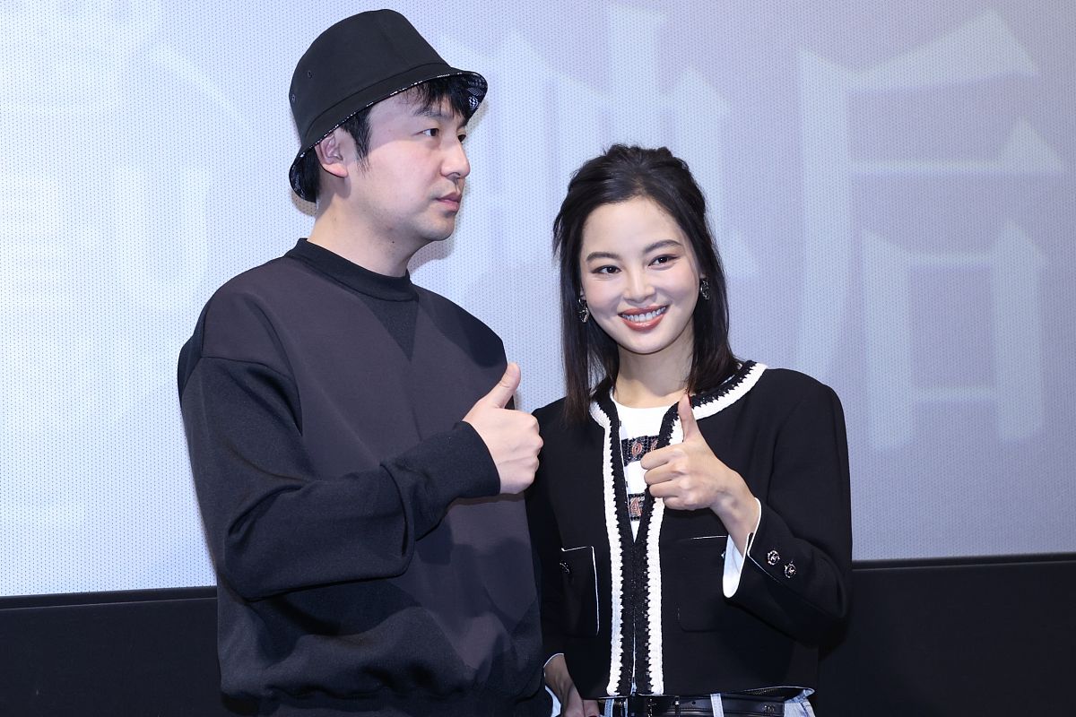 2021年12月8日,上海,电影《古董局中局》见面会举办.辛芷蕾 雷佳音