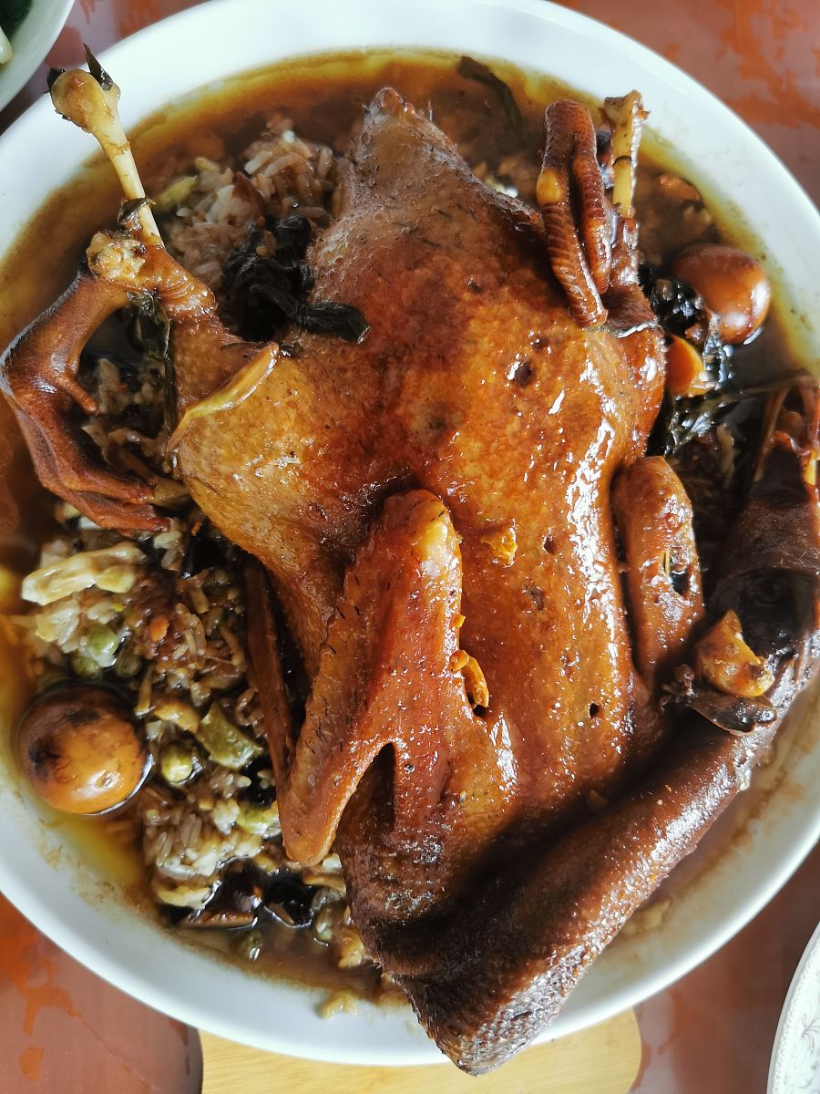 烧鸭汤准备放时间久一点的汤黄酒和盐要放吗