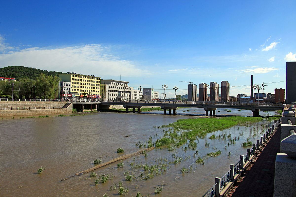 2014年5月28日,吉林省永吉县县城口前镇重建的口前大河河堤和永吉桥梁