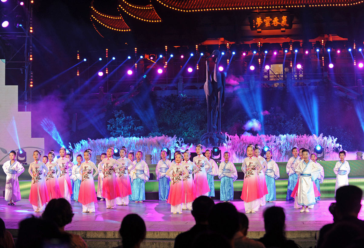 国内幼儿园歌曲大全：经典儿歌与新潮童谣