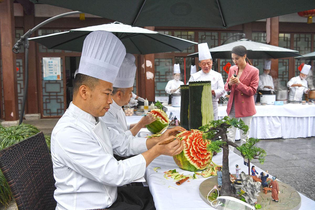 初中生读护理专业：优势、前景及发展方向