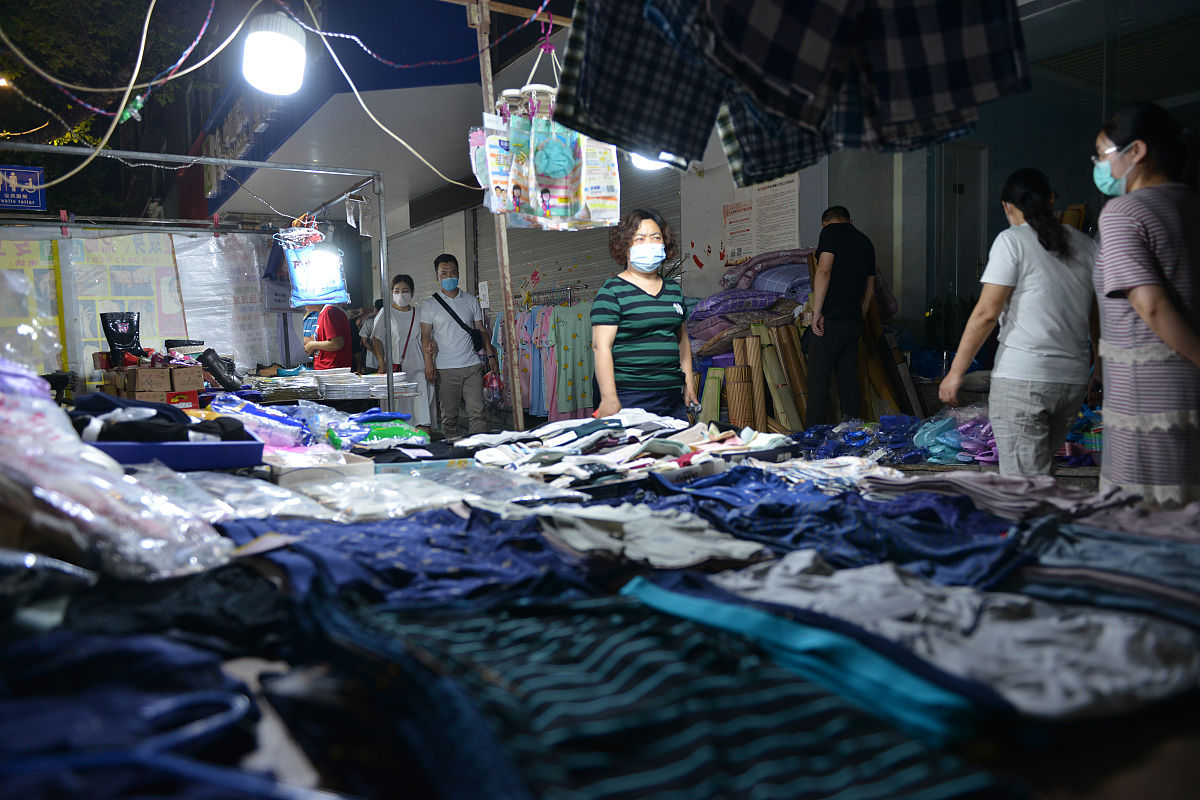 二手泳裤摆摊出售：可行性分析与注意事项