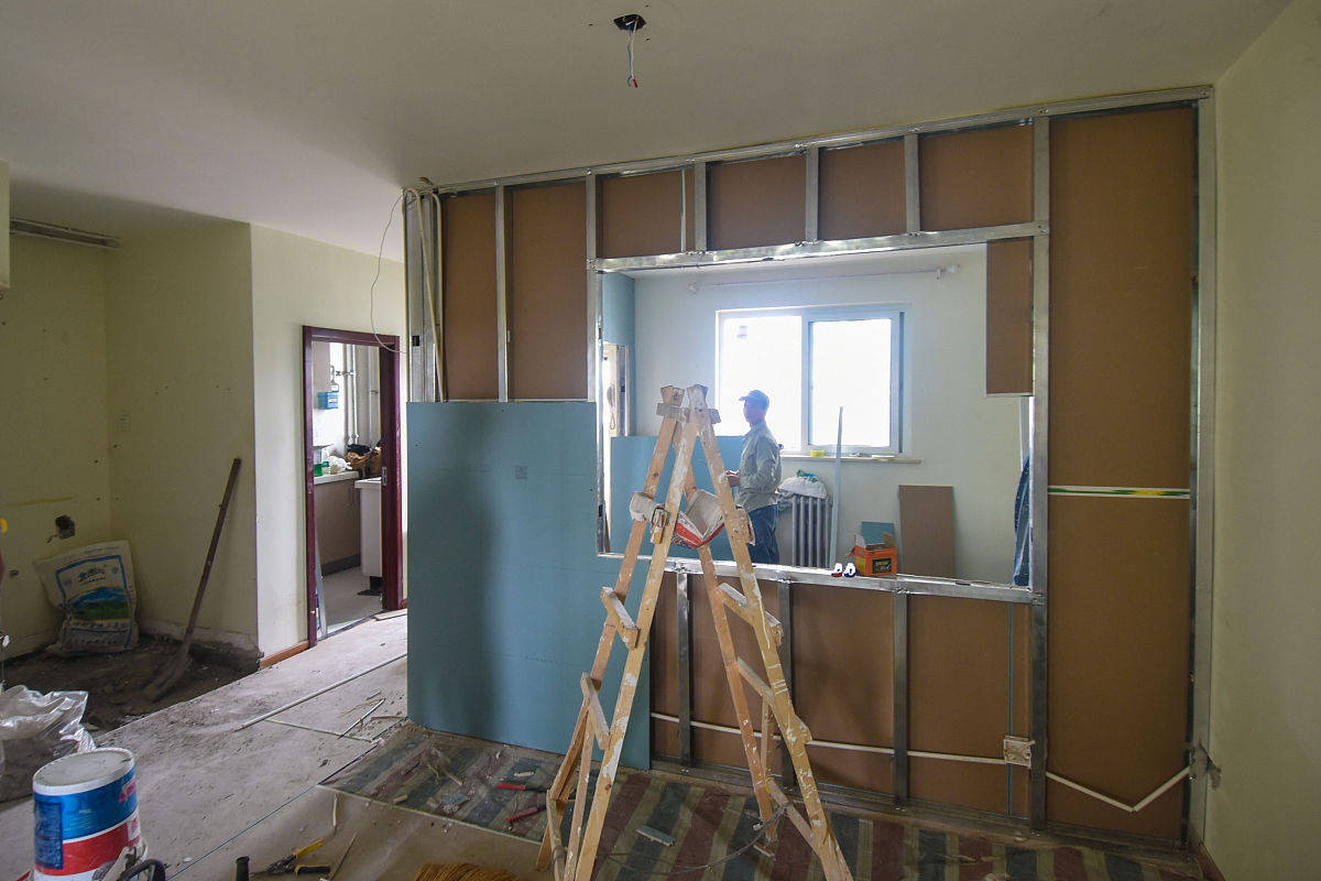 内蒙古巴彦淖尔市范围内摘善旧维修和集成墙饰装修的断体 用300字描述