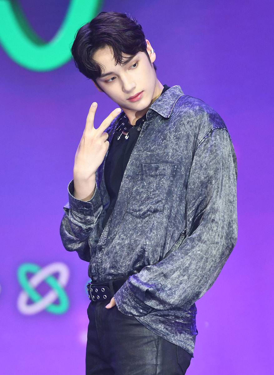 2020年5月18日,韩国首尔,男团txt(tomorrow x together)举行第二张迷