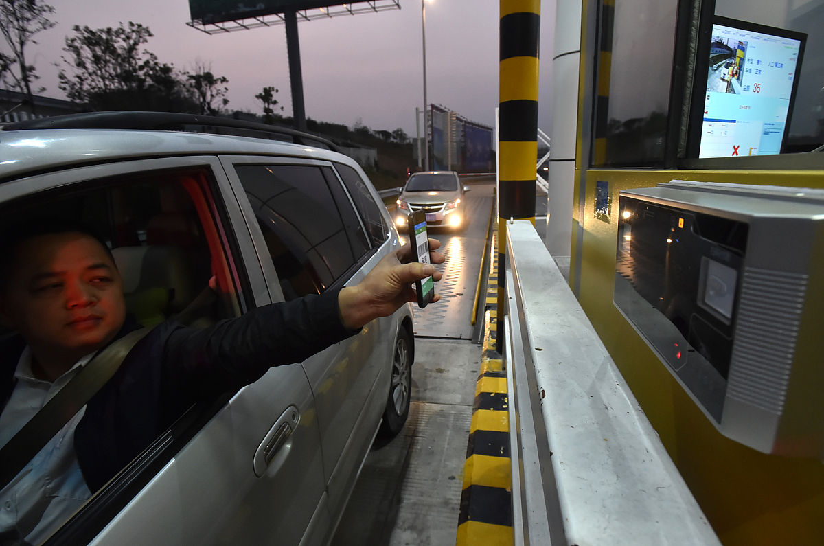 高速公路收费站安全之歌：GPT-3.5 Turbo保驾护航