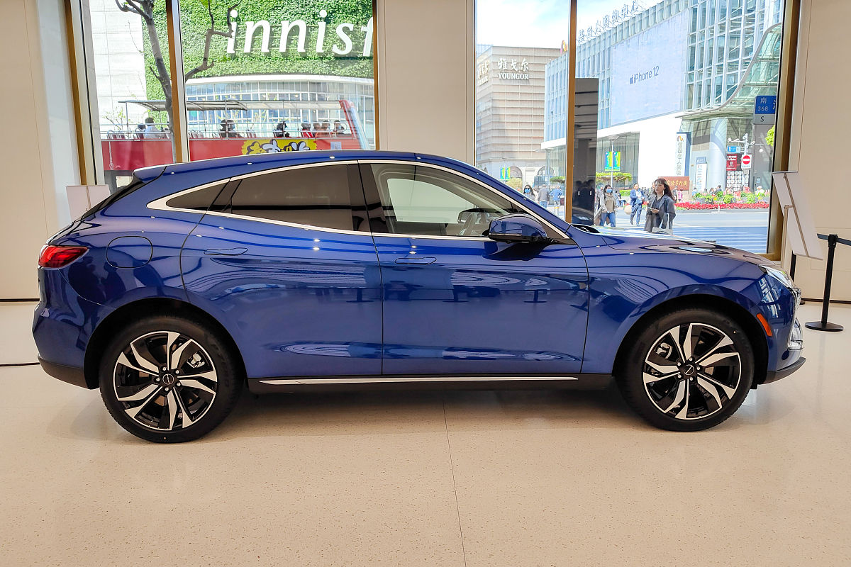 随机生成100个·汽车颜色