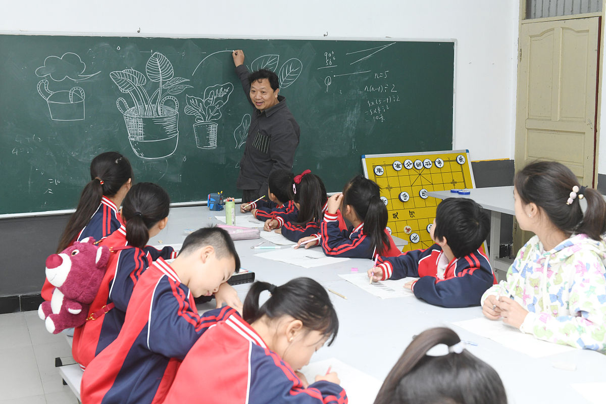 阜阳机电工业学校2023年招生计划-报名条件-录取分数线