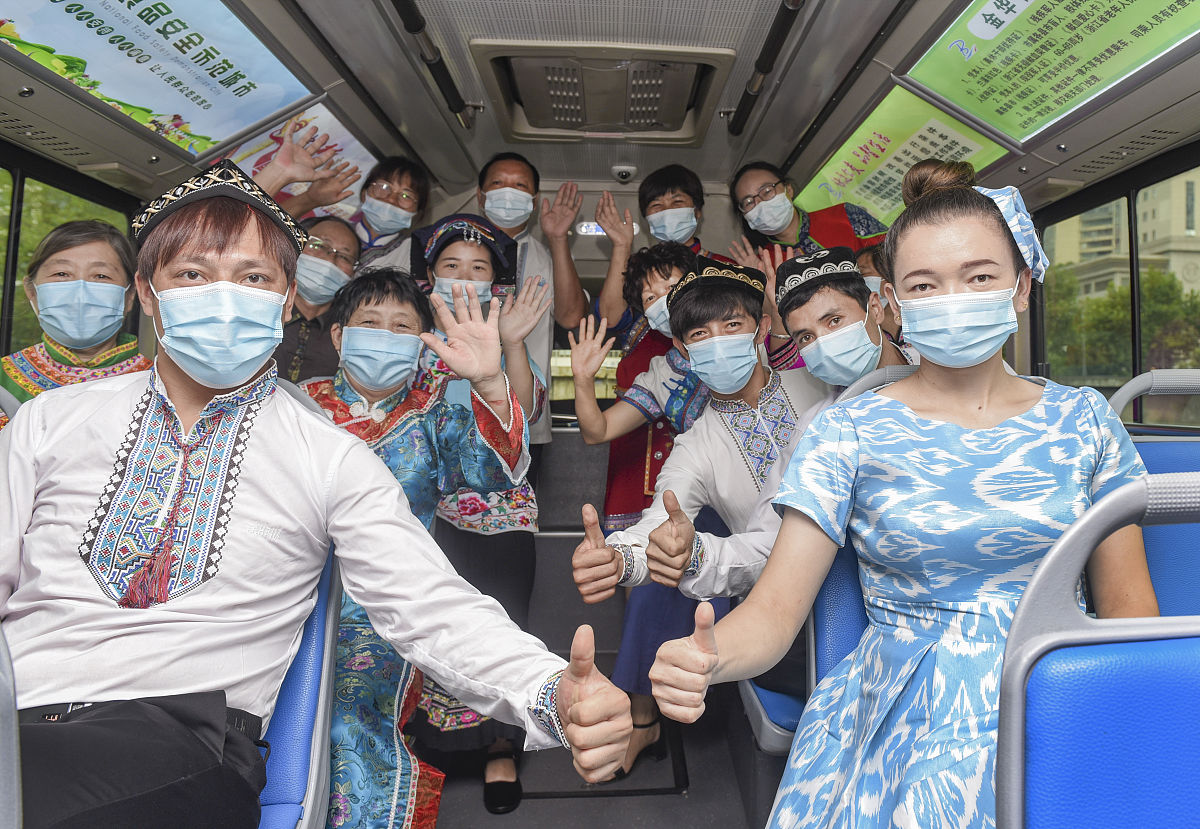 请南宁市良庆区那马镇坛良村在村工作中加强民族团结教育的信息稿